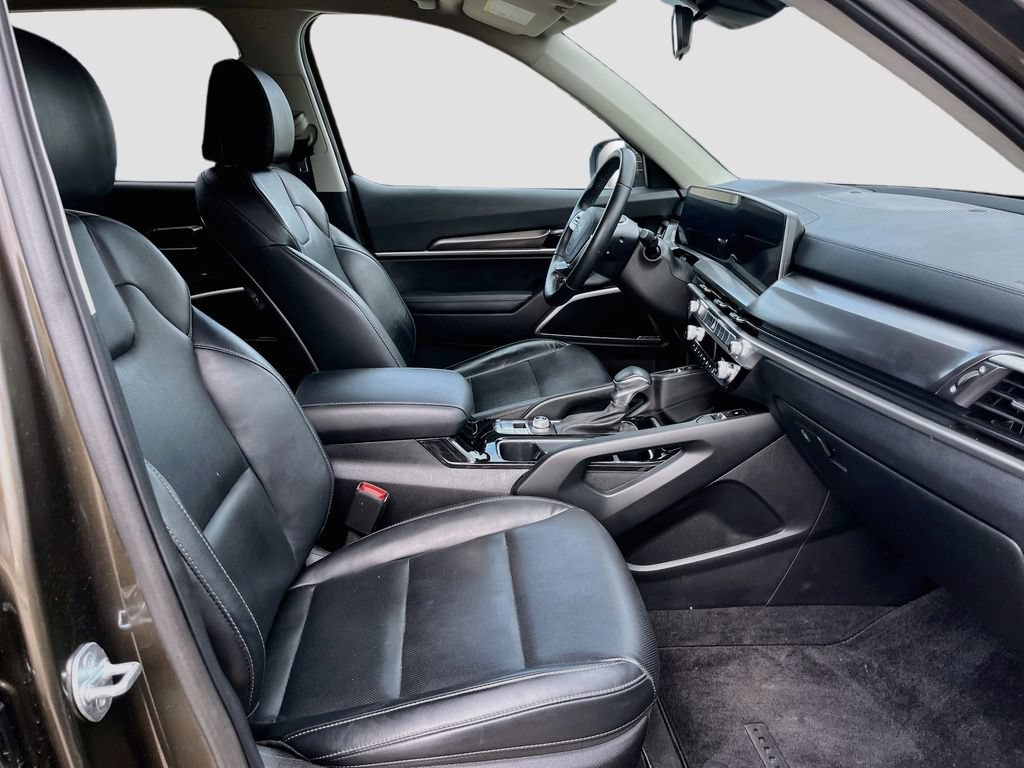 Used 2023 Kia Telluride S FWD image 30