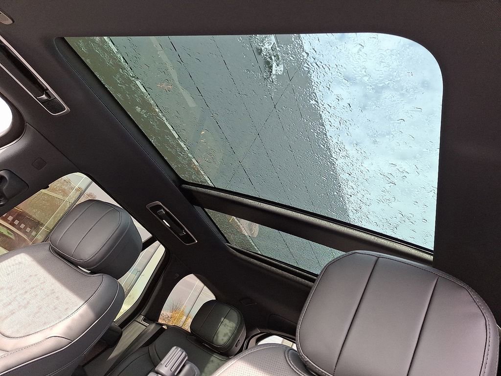 New 2025 Land Rover Range Rover SE image 10