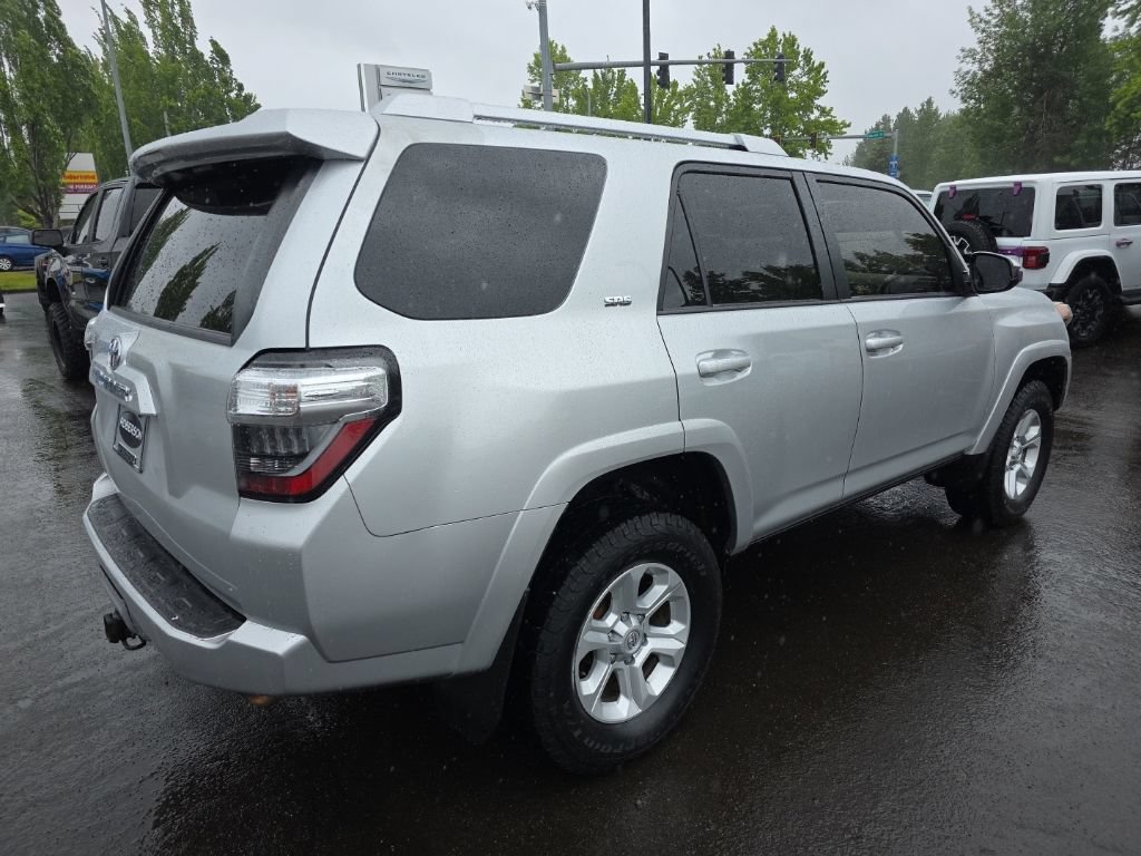 Used 2018 Toyota 4Runner SR5 AWD/4WD image 5