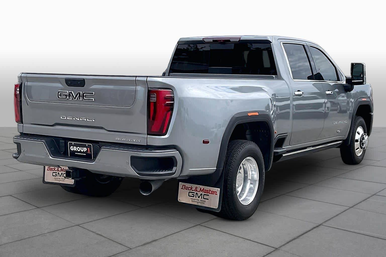 Used 2025 GMC Sierra 3500 Denali Ultimate AWD/4WD image 13