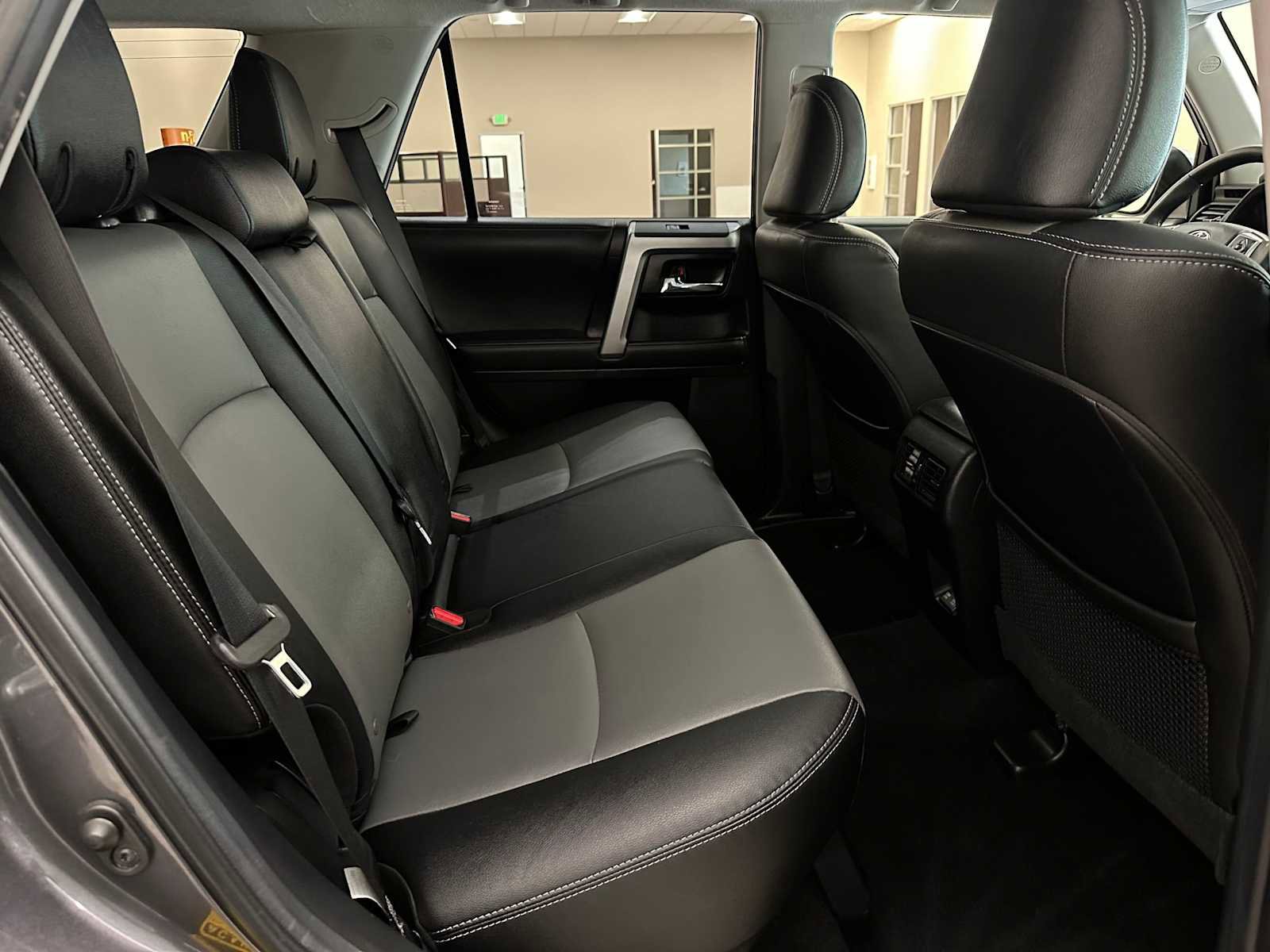 Used 2021 Toyota 4Runner SR5 Premium w/ Moonroof Package AWD/4WD image 25