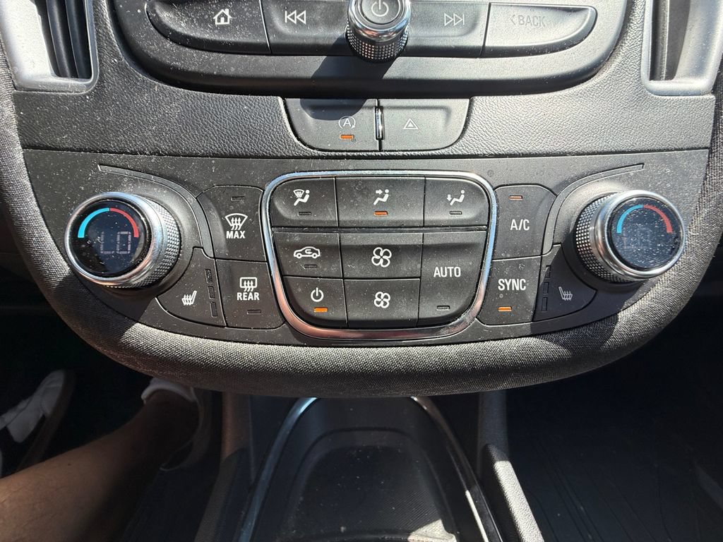 Used 2023 Chevrolet Malibu LT w/ LPO, Floor Liner Package FWD image 23