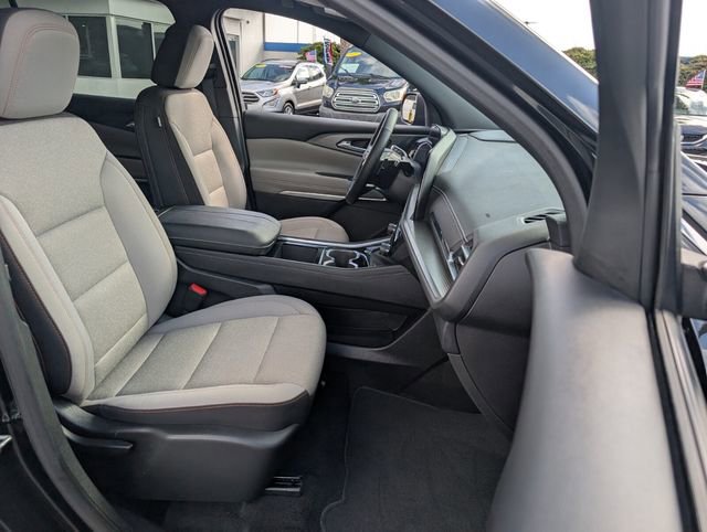 Used 2025 Chevrolet Traverse LT FWD image 21