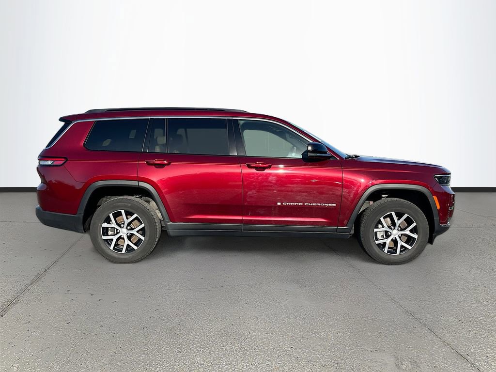 Certified 2025 Jeep Grand Cherokee L Limited w/ Luxury Tech Group II image 8