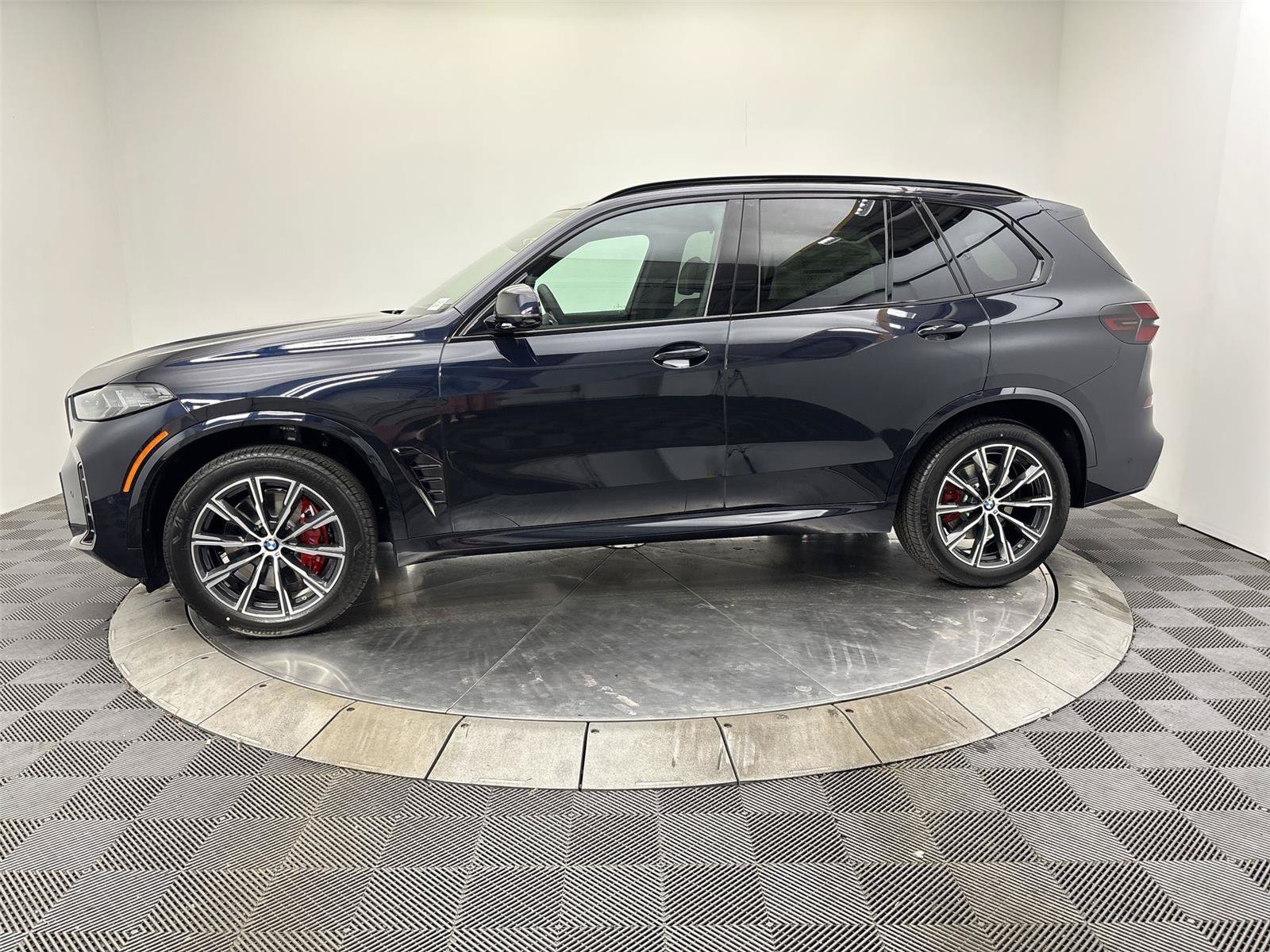 New 2026 BMW X5 xDrive40i w/ M Sport Package AWD/4WD image 16