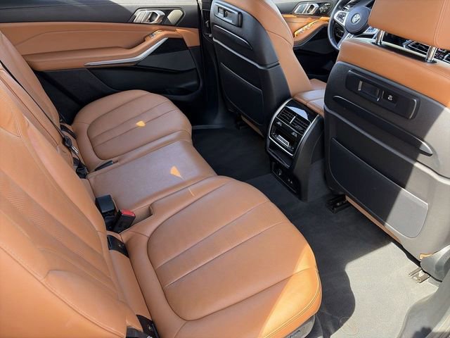 Used 2022 BMW X7 M50i image 15