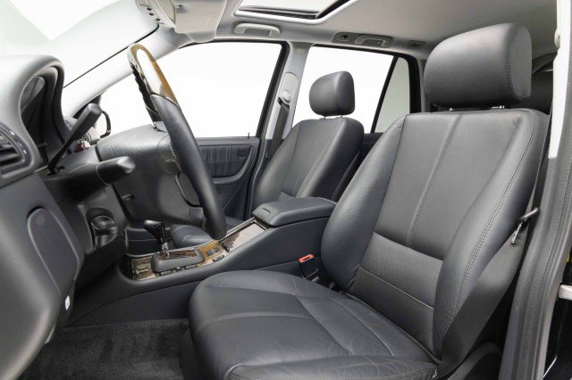 Used 2002 Mercedes-Benz ML 55 AMG 4MATIC image 8