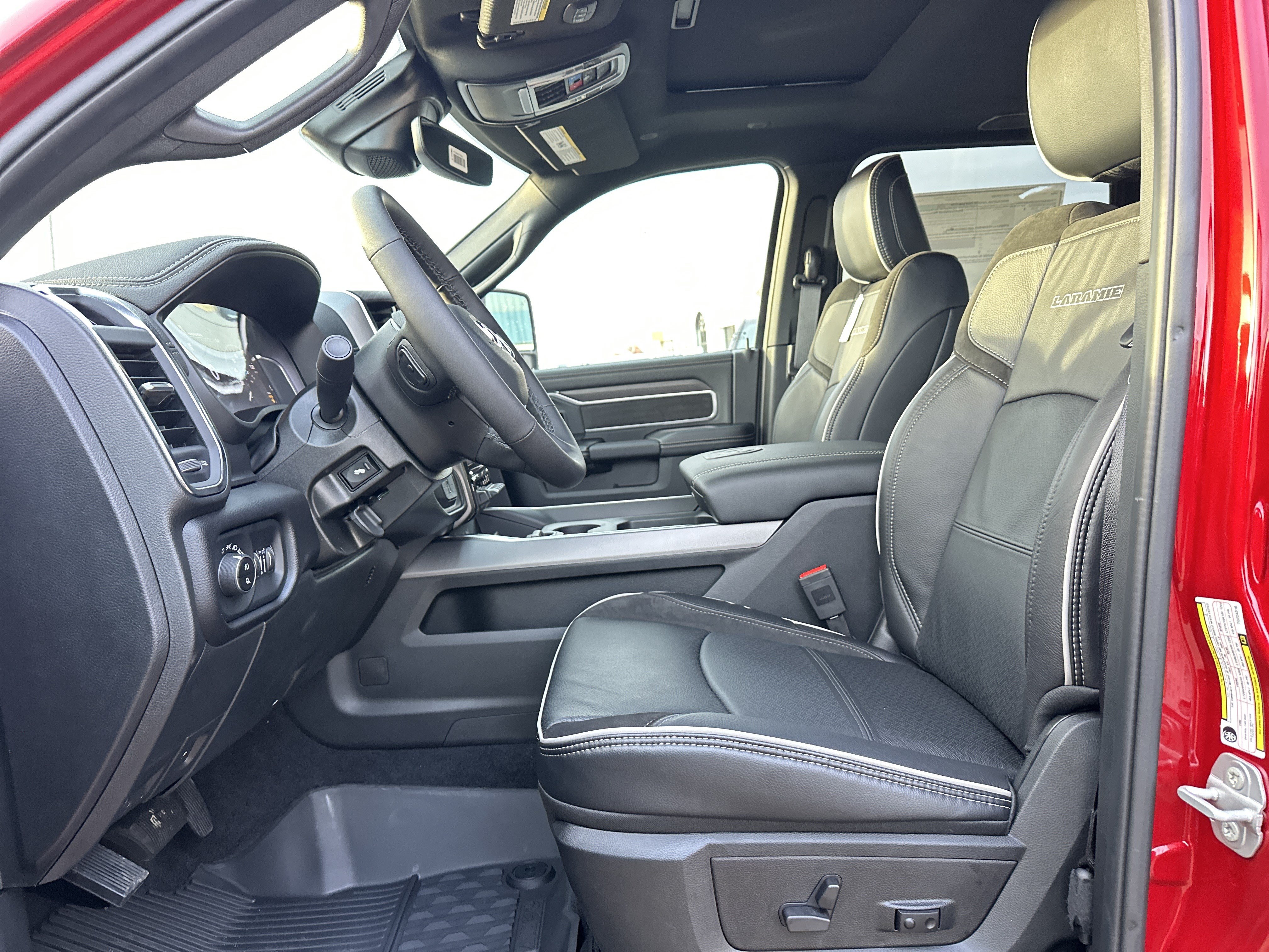 New 2026 RAM 2500 Laramie w/ Sport Appearance Package AWD/4WD image 10