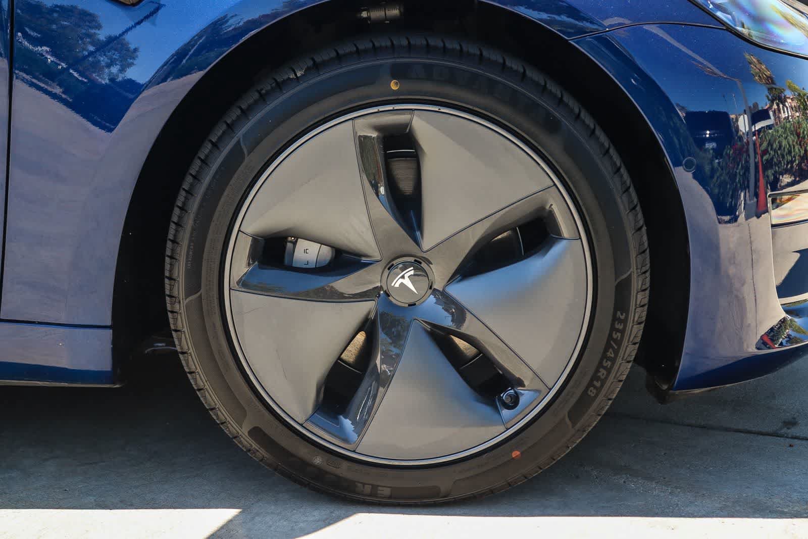 Used 2022 Tesla Model 3 Long Range AWD/4WD image 9