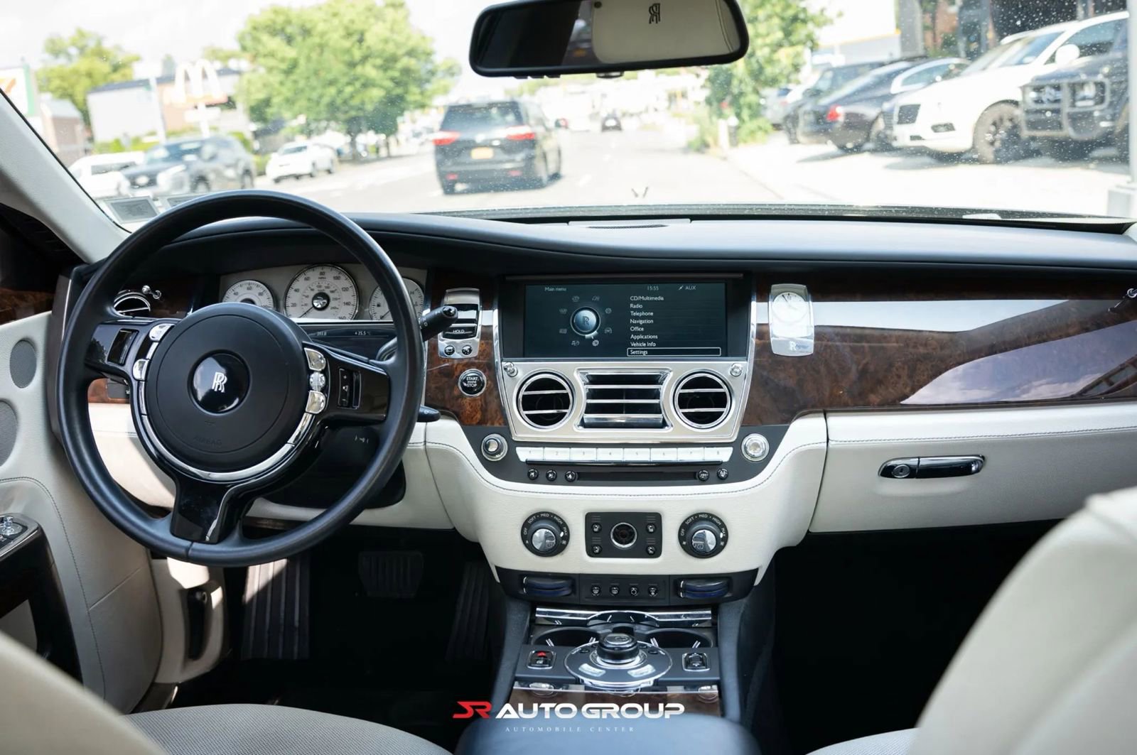 Used 2012 Rolls-Royce Ghost RWD image 19