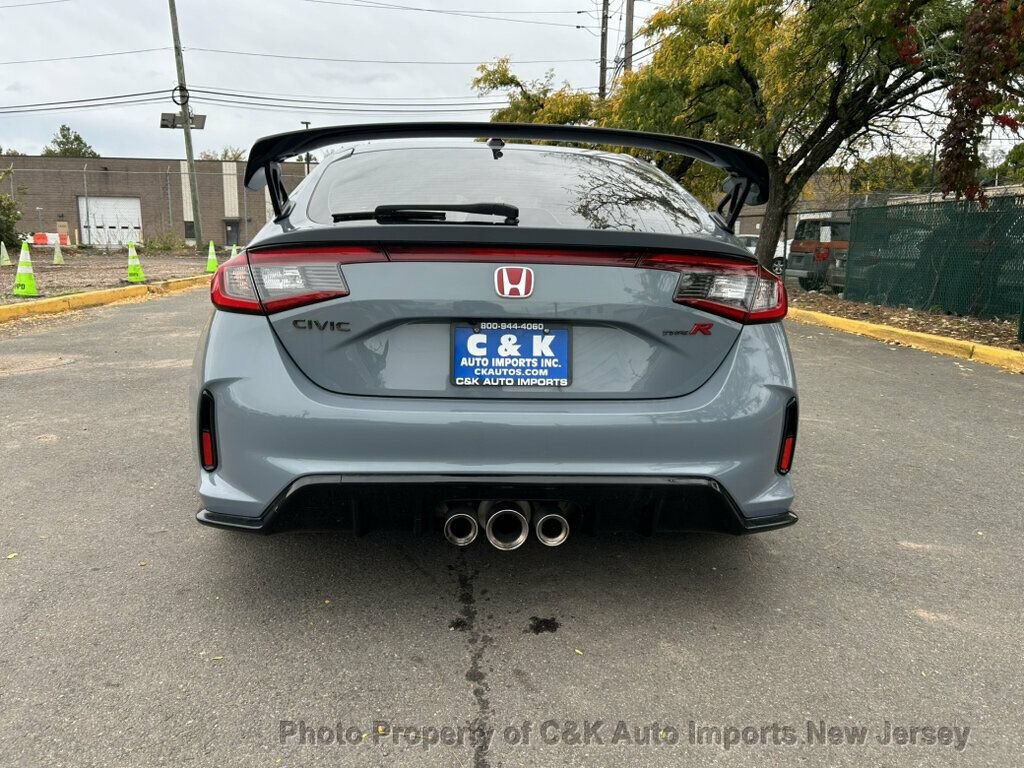 Used 2023 Honda Civic Type R image 12