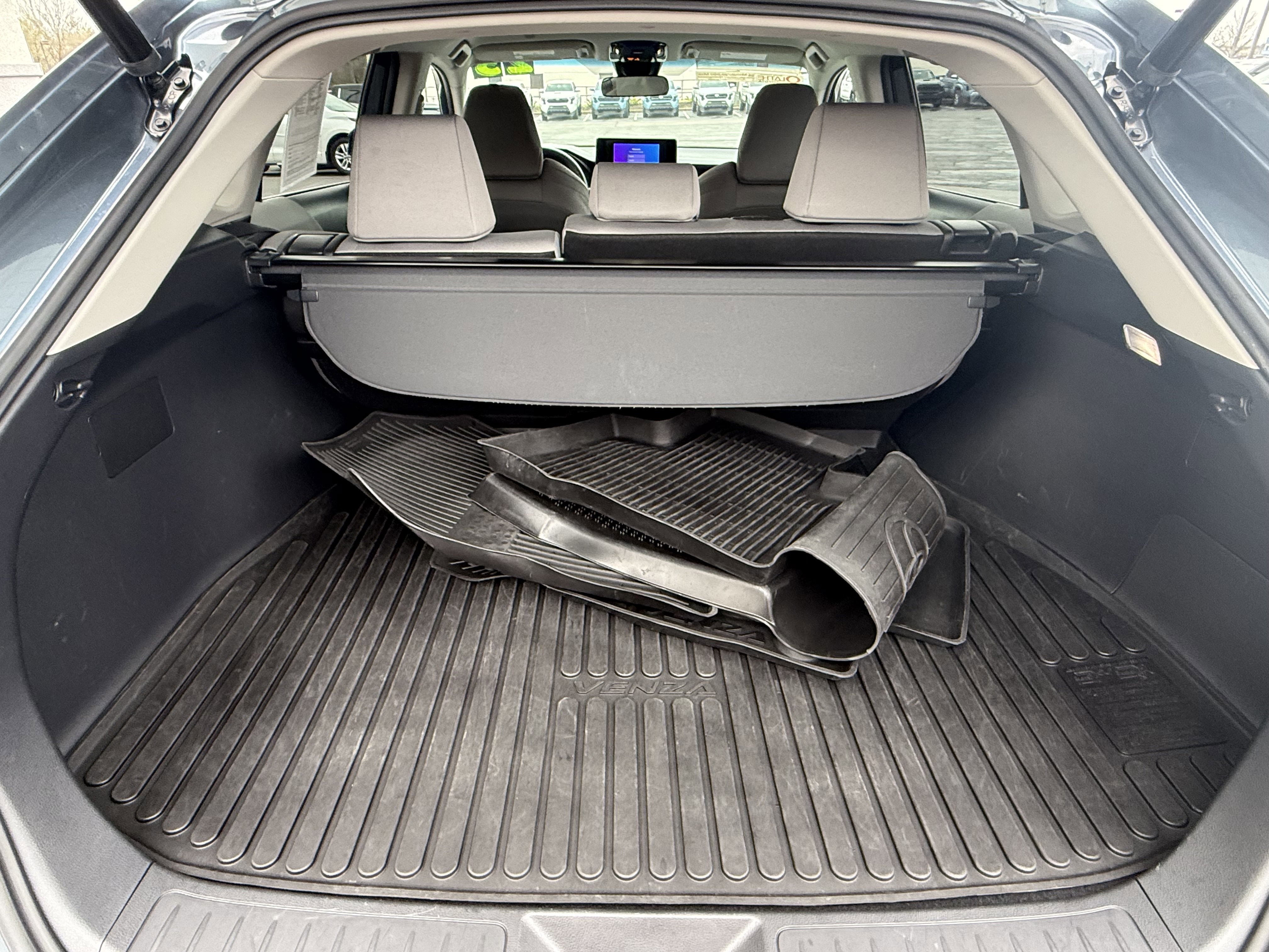 Certified 2023 Toyota Venza LE image 22