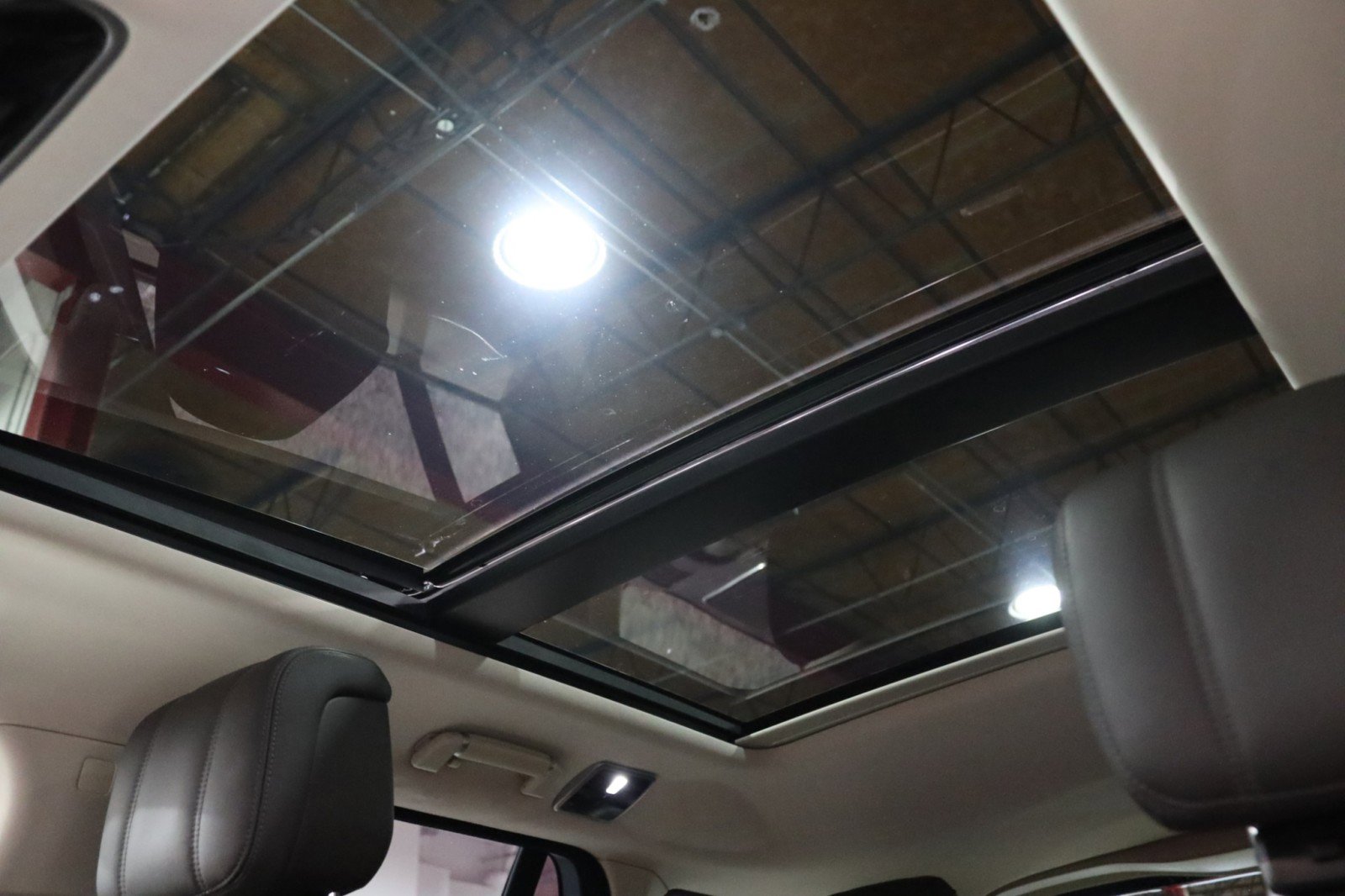 Used 2019 Land Rover Range Rover HSE image 64