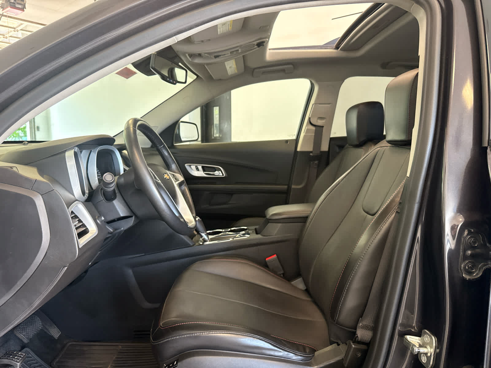 Used 2016 Chevrolet Equinox LTZ w/ Enhanced Convenience Package AWD/4WD image 11