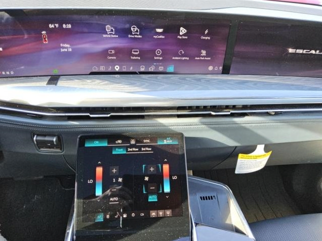 Used 2025 Cadillac Escalade IQ Luxury 2 w/ LPO, Premium Carpet Package AWD/4WD image 3