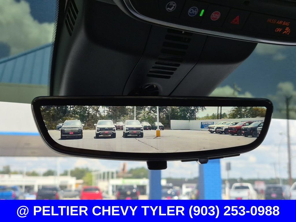 Used 2025 Chevrolet Traverse High Country FWD image 34