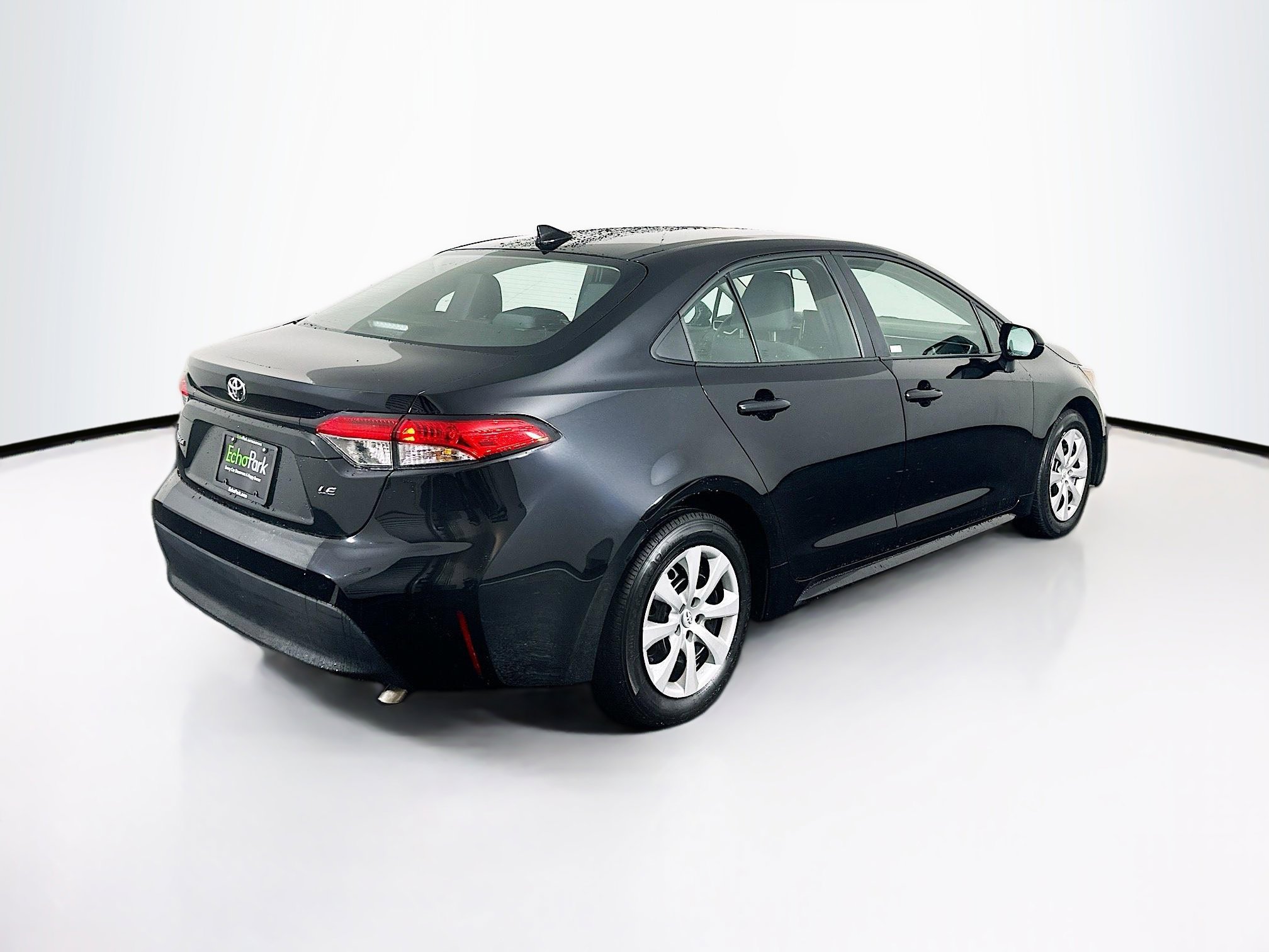 Used 2025 Toyota Corolla LE image 9