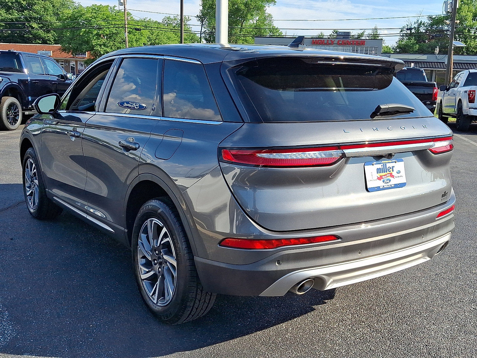 Certified 2023 Lincoln Corsair AWD w/ Equipment Group 101A image 4