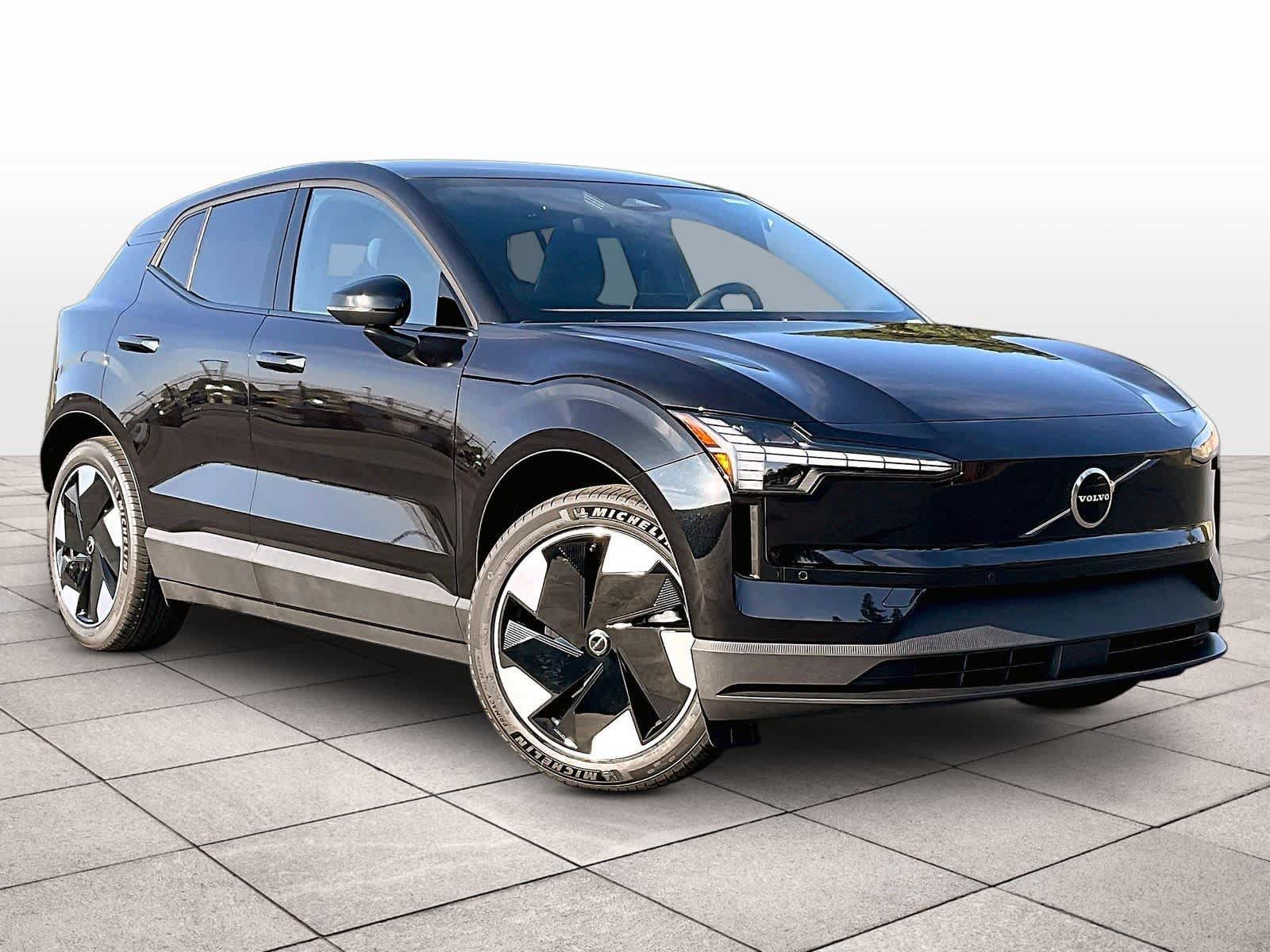 New 2025 Volvo EX30 Plus w/ Protection Package Premier AWD/4WD image 2