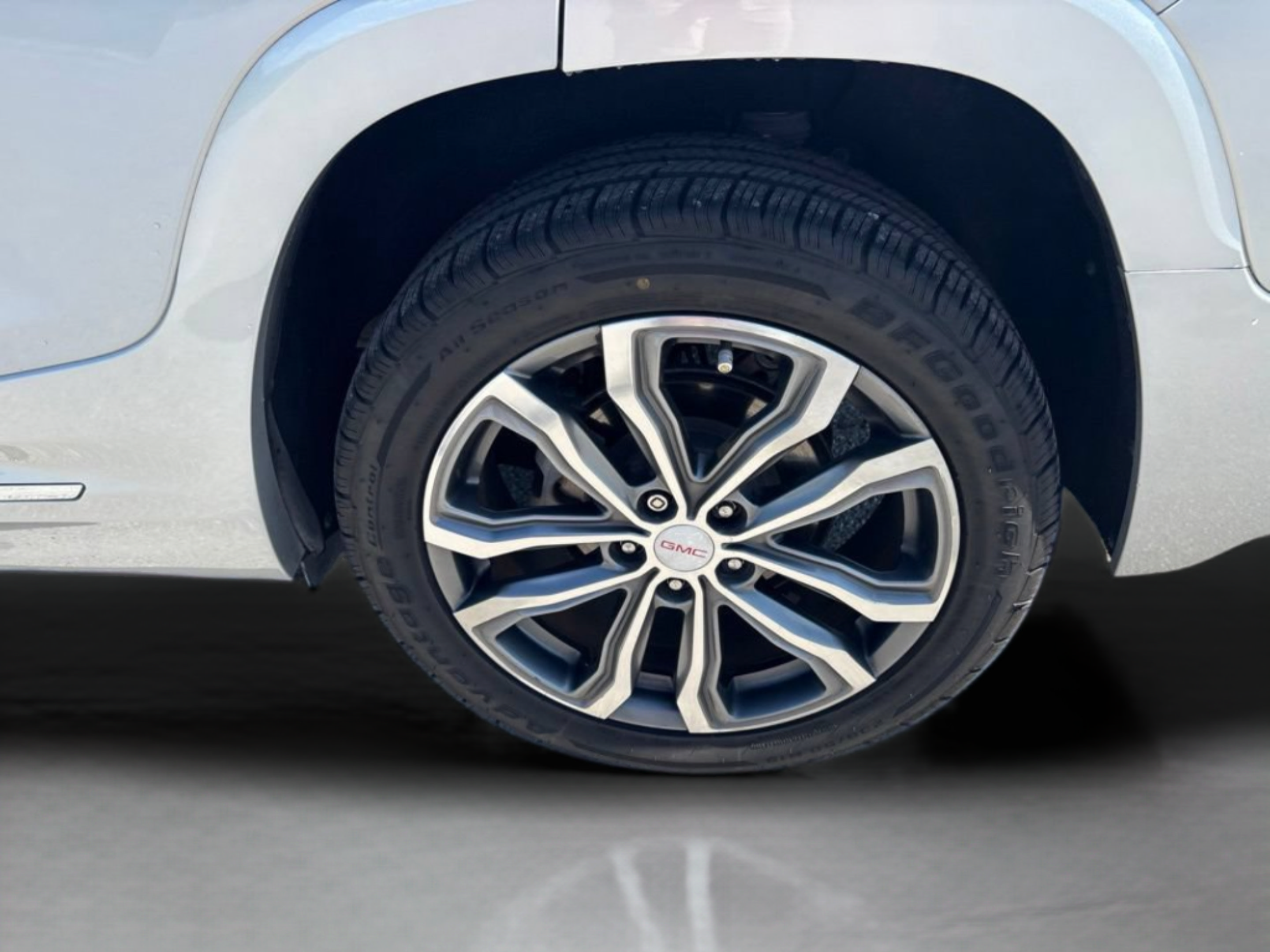Used 2018 GMC Terrain Denali w/ Advanced Safety Package FWD image 33