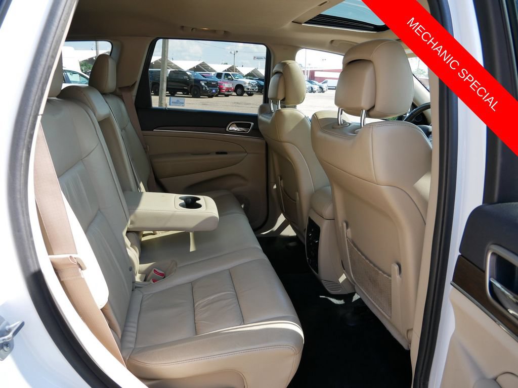 Used 2015 Jeep Grand Cherokee Limited w/ Trailer Tow Group IV AWD/4WD image 9