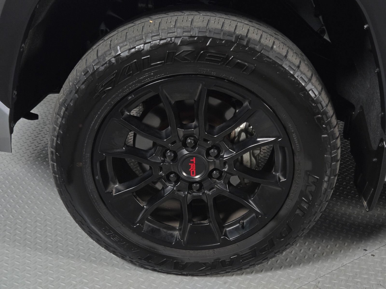 Used 2025 Toyota Tundra Limited w/ TRD Off-Road Package AWD/4WD image 9