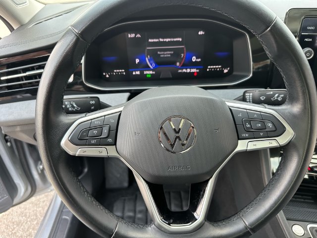 Used 2025 Volkswagen Jetta SE FWD image 13