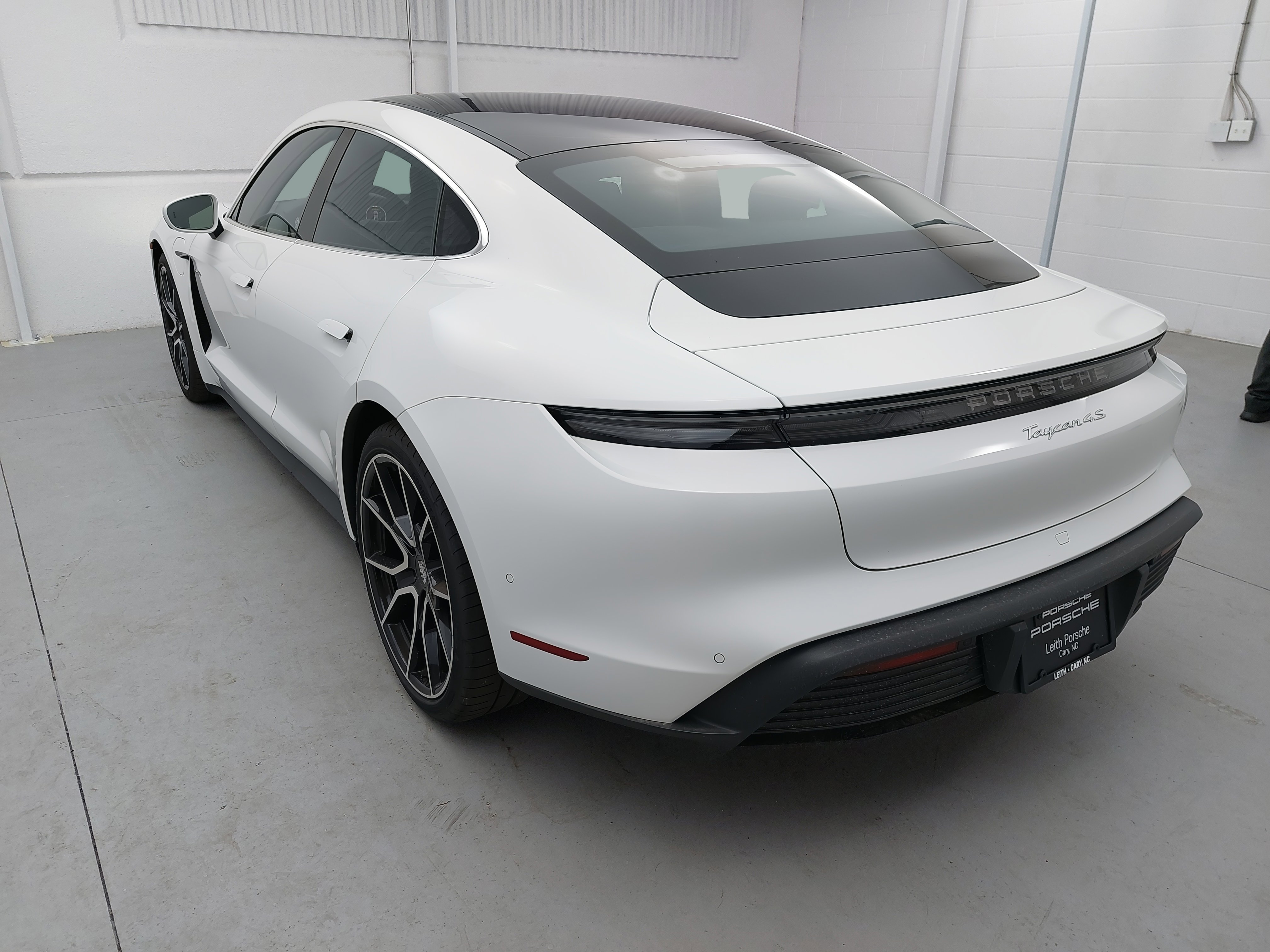 New 2025 Porsche Taycan 4S image 3