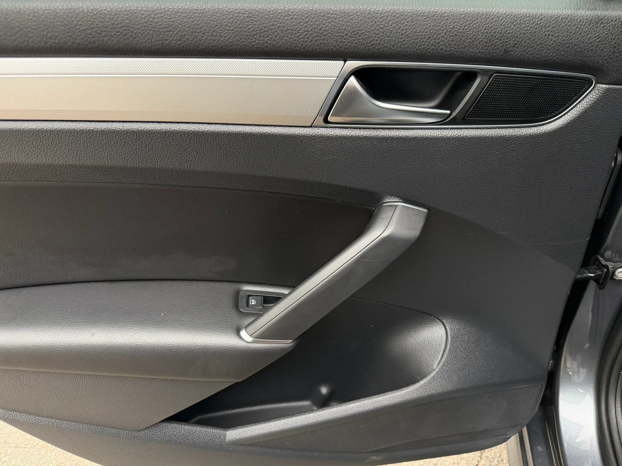 Used 2019 Volkswagen Passat 2.0T Wolfsburg FWD image 16