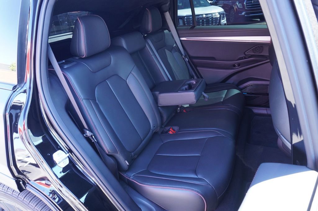 Used 2025 Jeep Wagoneer S Launch Edition image 9