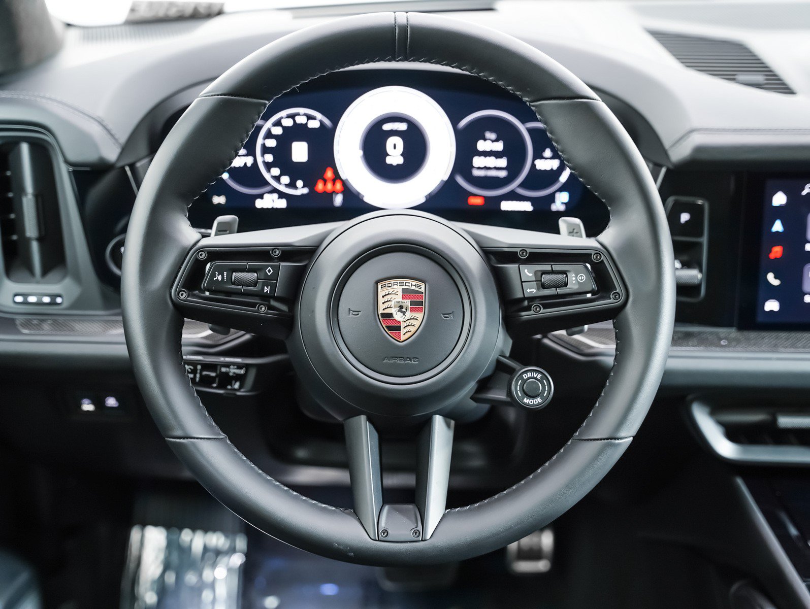 Certified 2025 Porsche Cayenne GTS AWD/4WD image 17