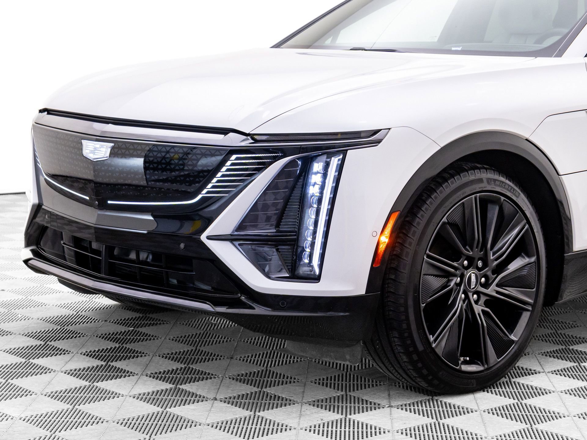 Used 2024 Cadillac Lyriq Sport image 38