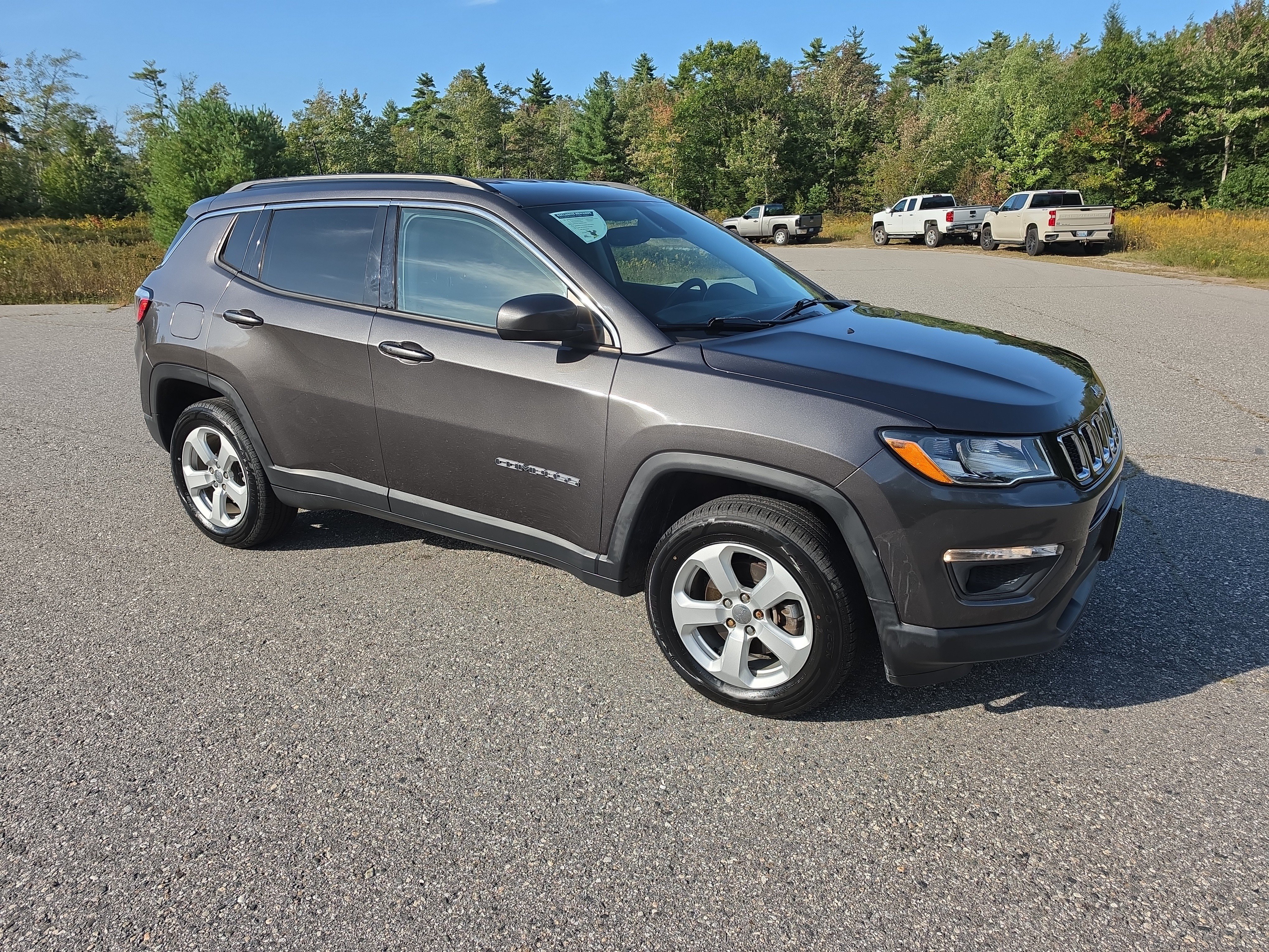 Used 2018 Jeep Compass Latitude w/ Popular Equipment Group AWD/4WD image 3