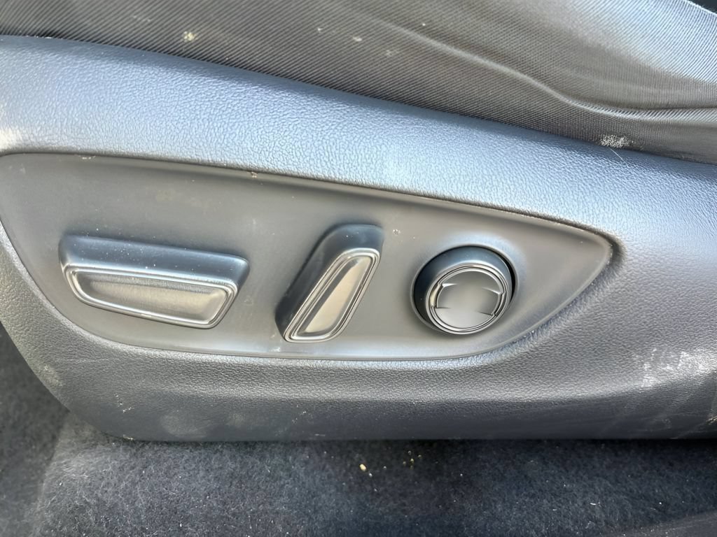 Used 2021 Toyota RAV4 XLE AWD/4WD image 19
