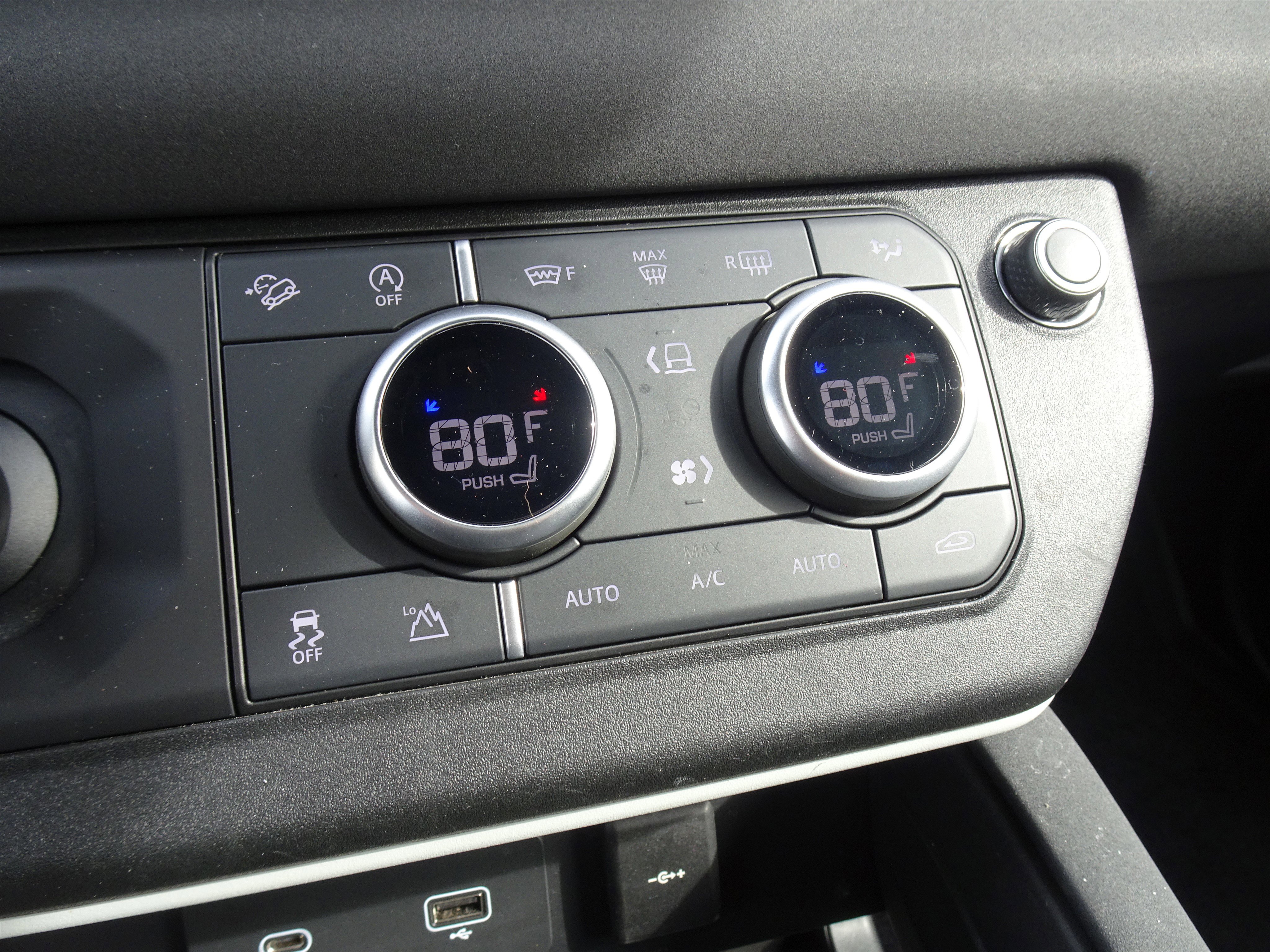 Certified 2023 Land Rover Defender 90 X-Dynamic SE image 27