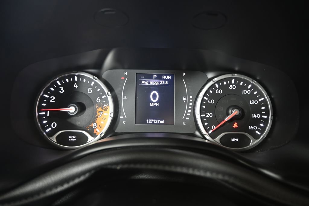 Used 2015 Jeep Renegade Latitude w/ Cold Weather Group AWD/4WD image 24