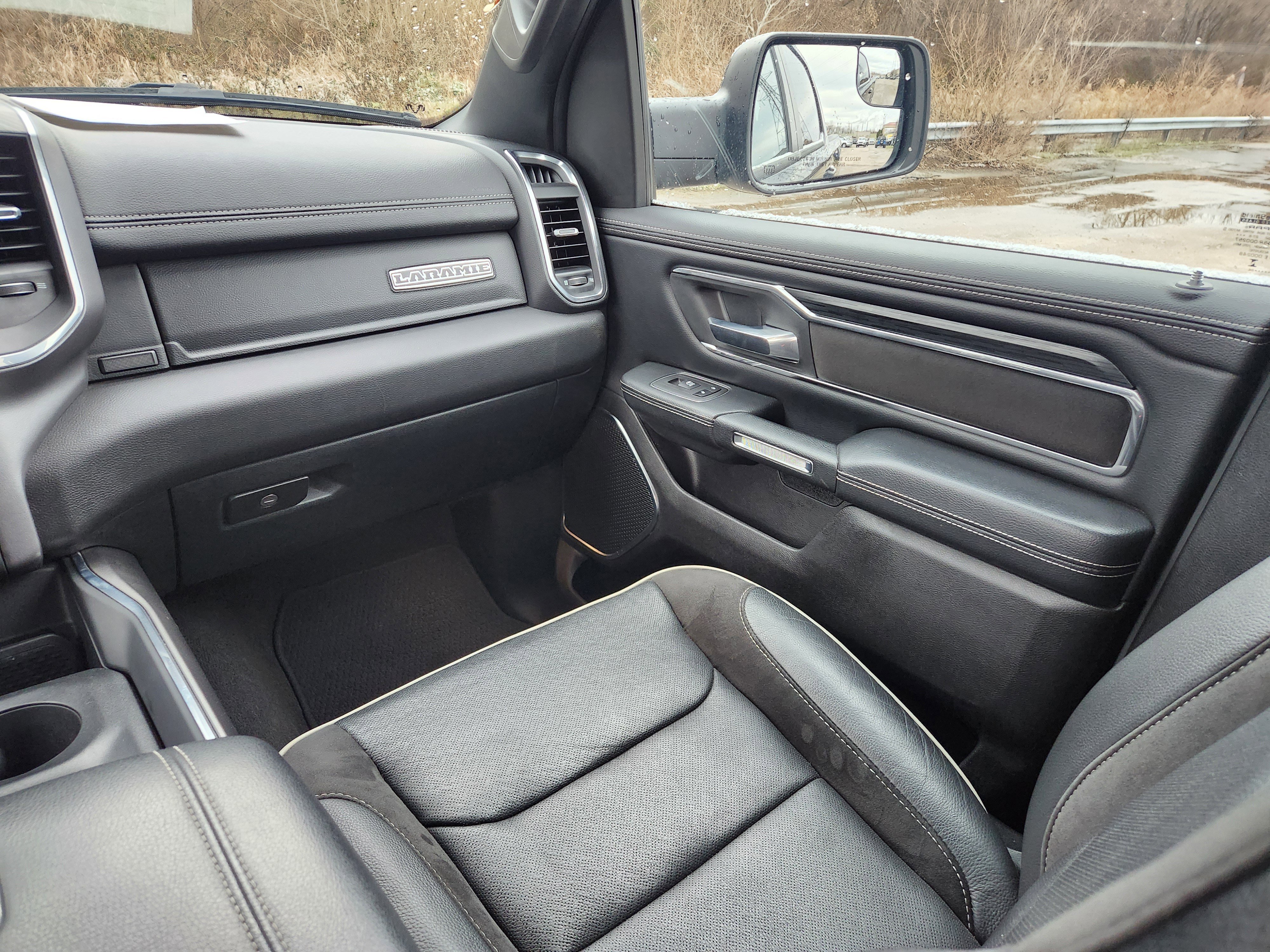 Used 2024 RAM 1500 Laramie image 24
