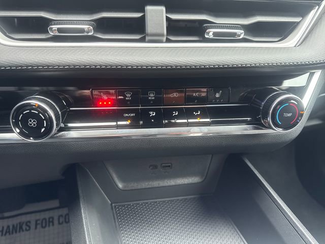 Certified 2025 Chevrolet Equinox LT w/ Safety and Technology Package image 22