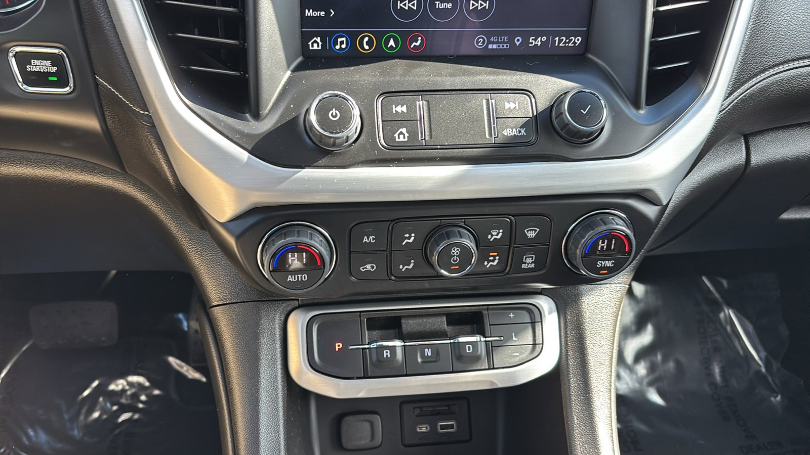 Used 2023 GMC Acadia SLT w/ Technology Package image 17