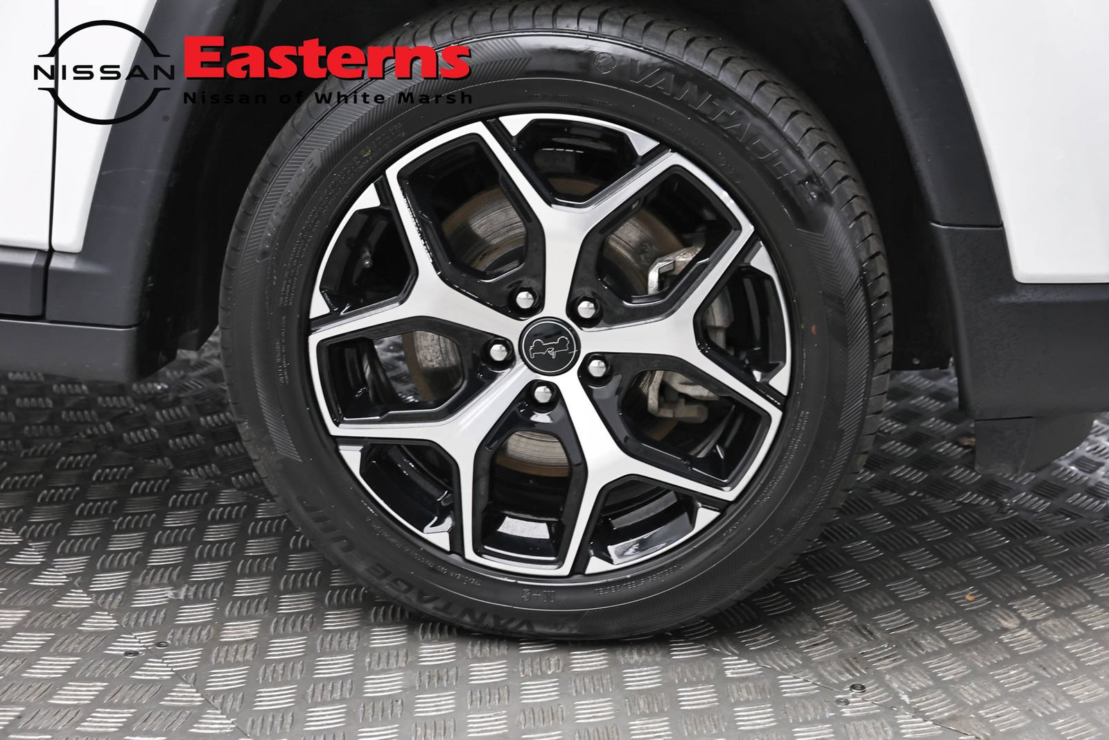 Used 2025 Jeep Compass Limited AWD/4WD image 30