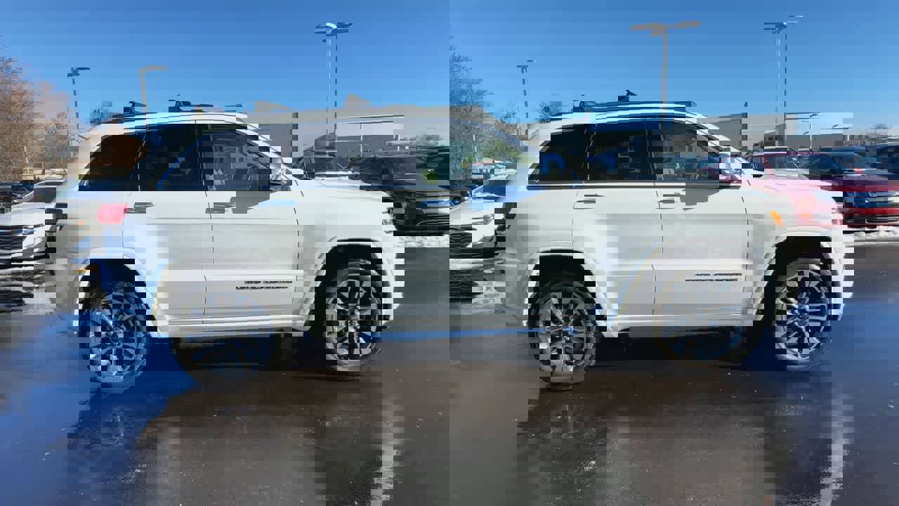 Used 2017 Jeep Grand Cherokee Overland image 10