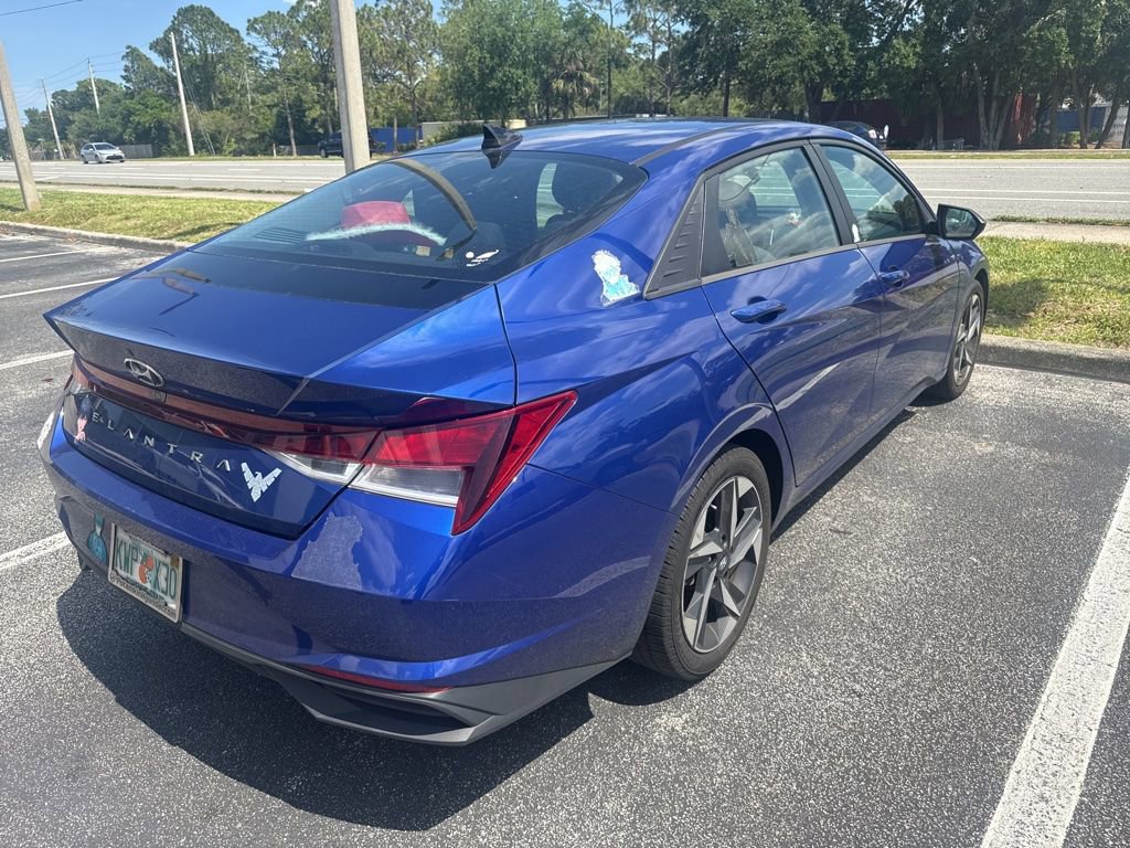 Used 2023 Hyundai Elantra SEL w/ Convenience Package FWD image 4