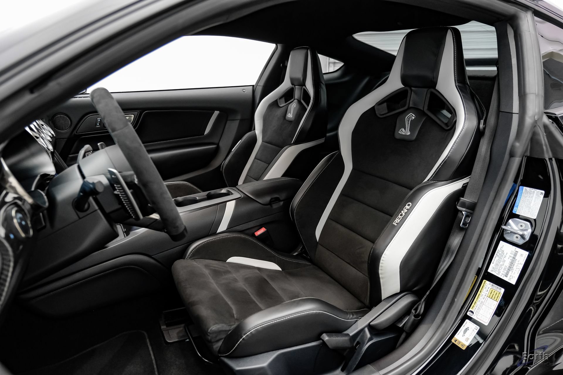 Used 2021 Ford Mustang Shelby GT500 w/ Carbon Fiber Track Pack RWD image 48