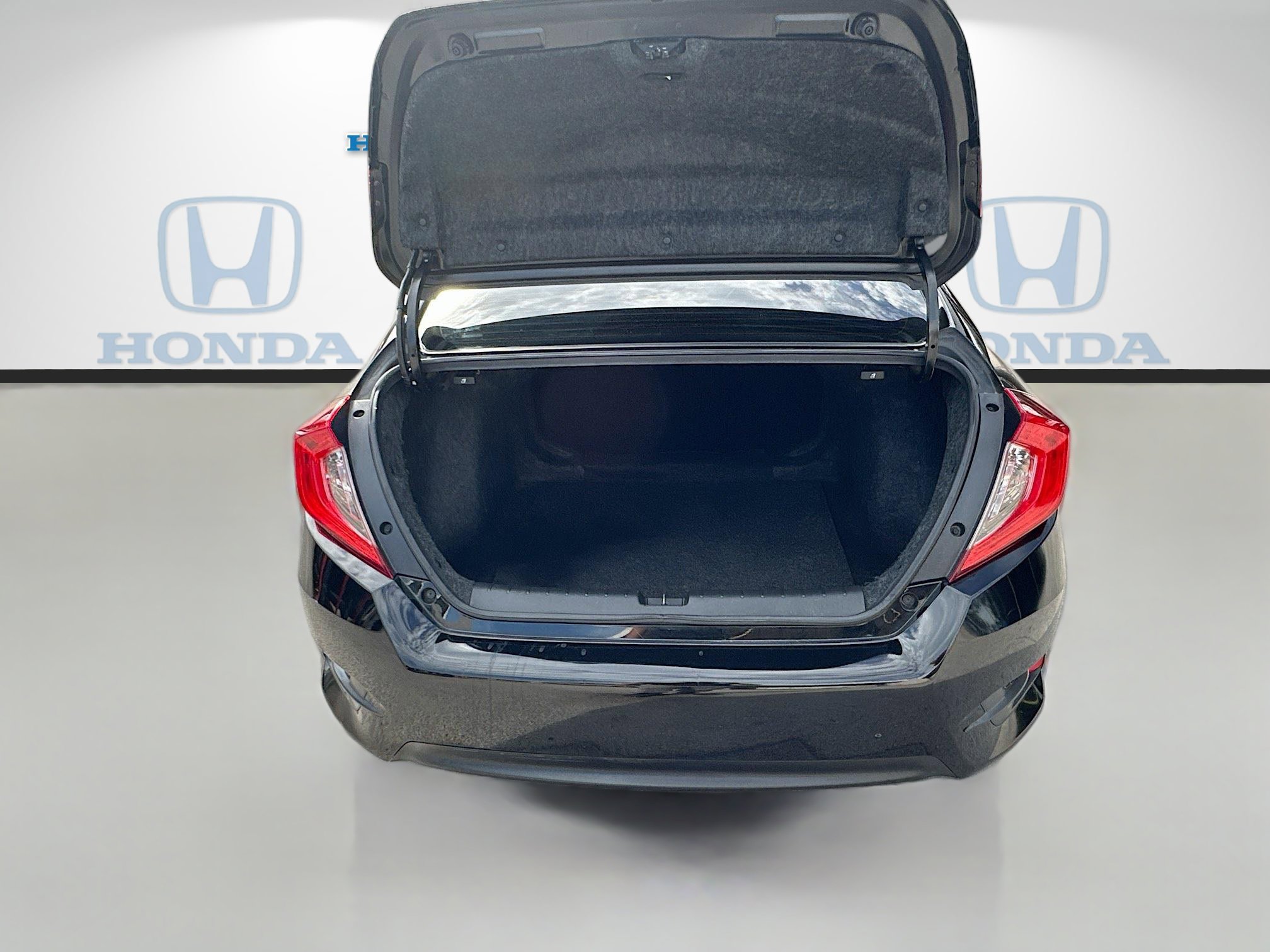 Used 2018 Honda Civic EX-L image 25