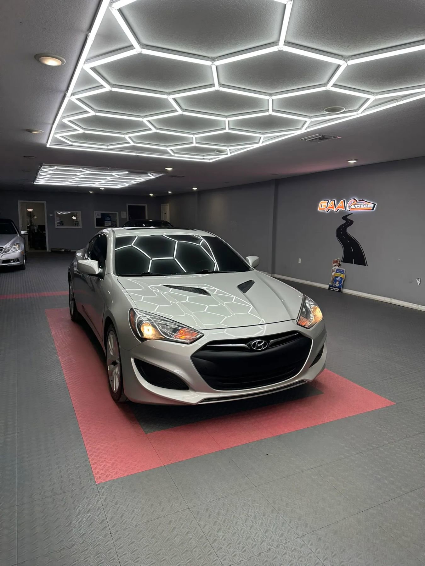 Used 2013 Hyundai Genesis 2.0T RWD image 1