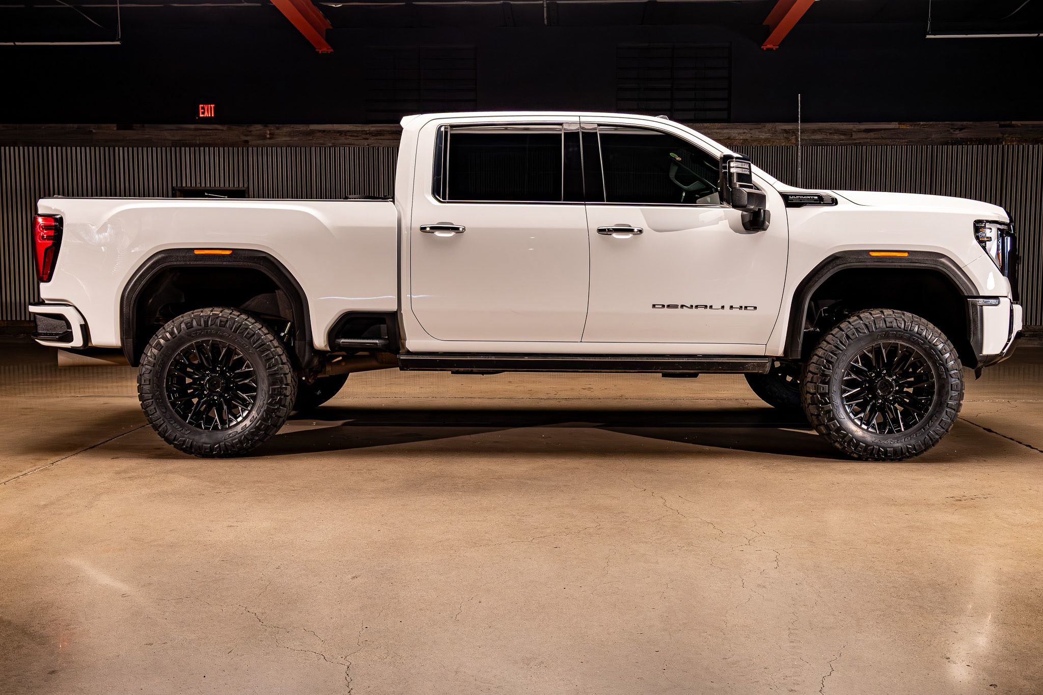 Used 2024 GMC Sierra 2500 Denali Ultimate image 11