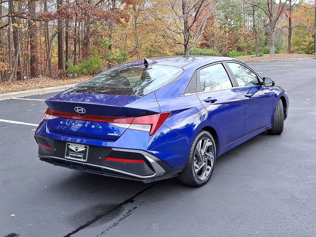 Used 2024 Hyundai Elantra Limited image 25