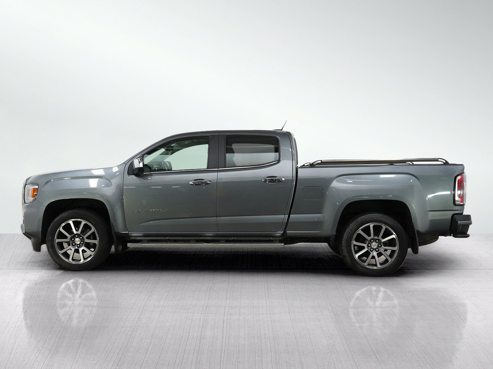 Used 2021 GMC Canyon Denali AWD/4WD image 2