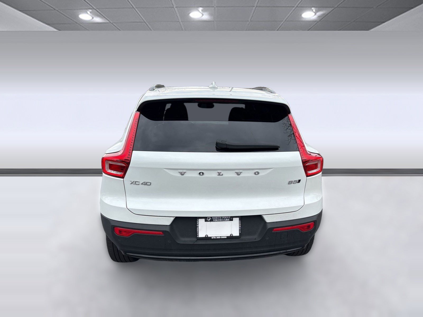 Certified 2023 Volvo XC40 B5 Plus w/ Climate Package image 10
