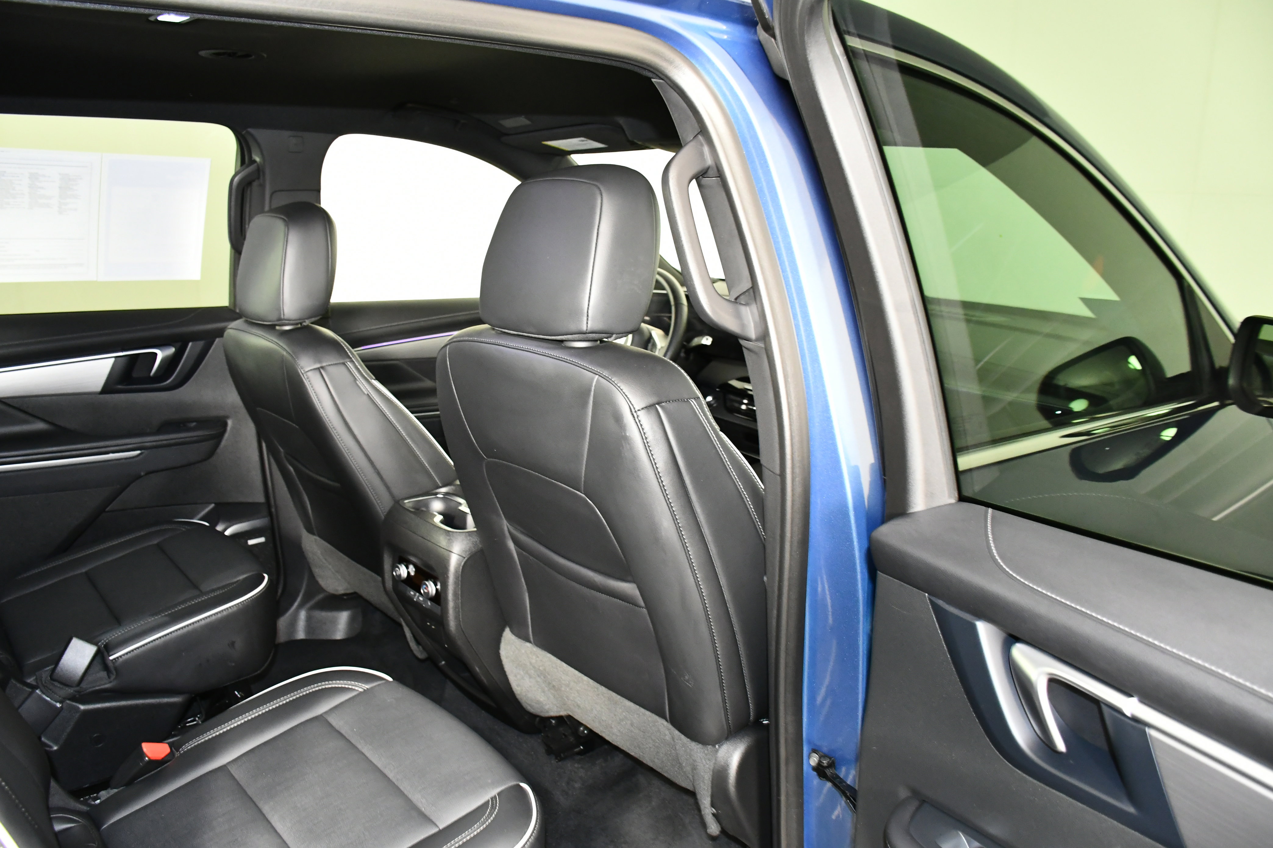 Used 2025 Buick Enclave Preferred image 43